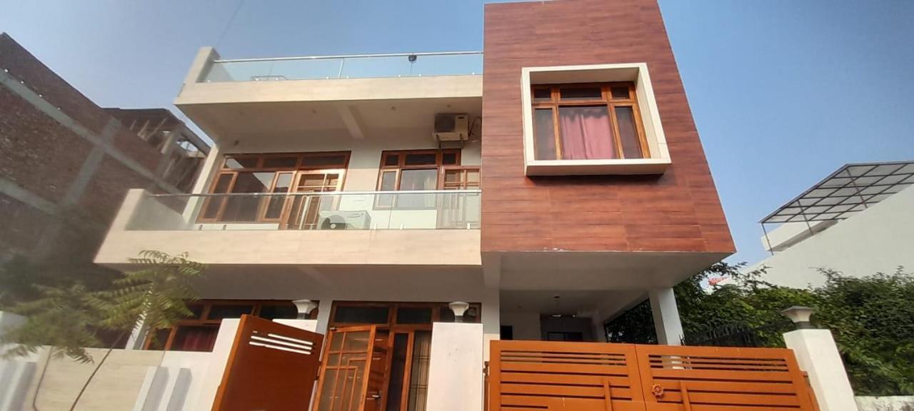 Krishna Guest house Lucknow